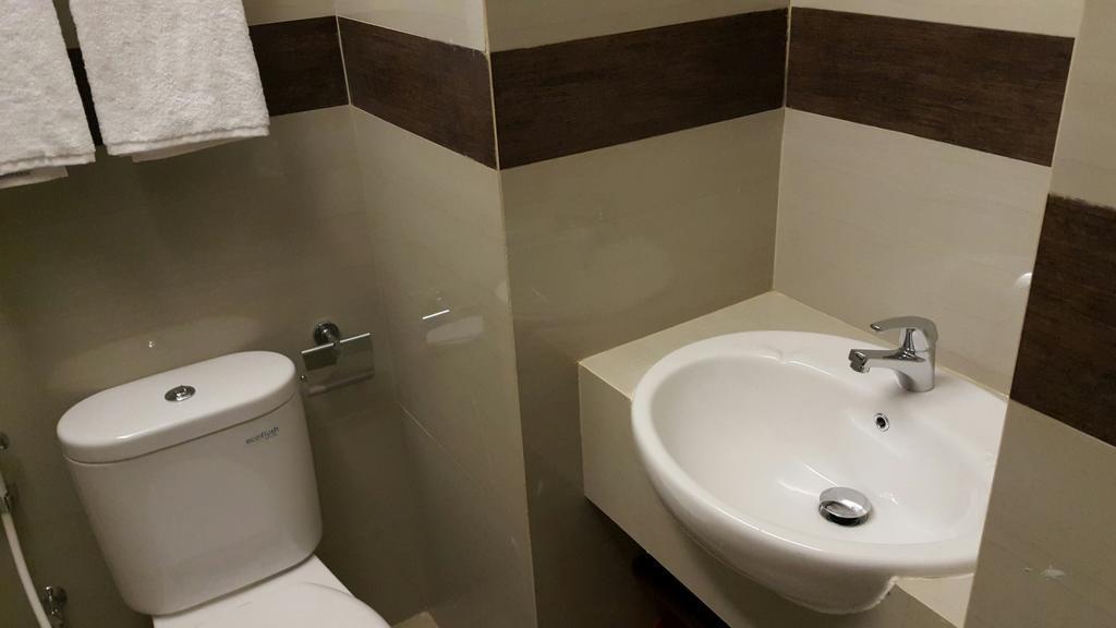 אמבון Biz Hotel City Center מראה חיצוני תמונה