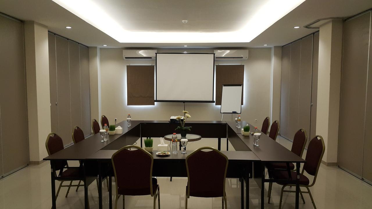 אמבון Biz Hotel City Center מראה חיצוני תמונה