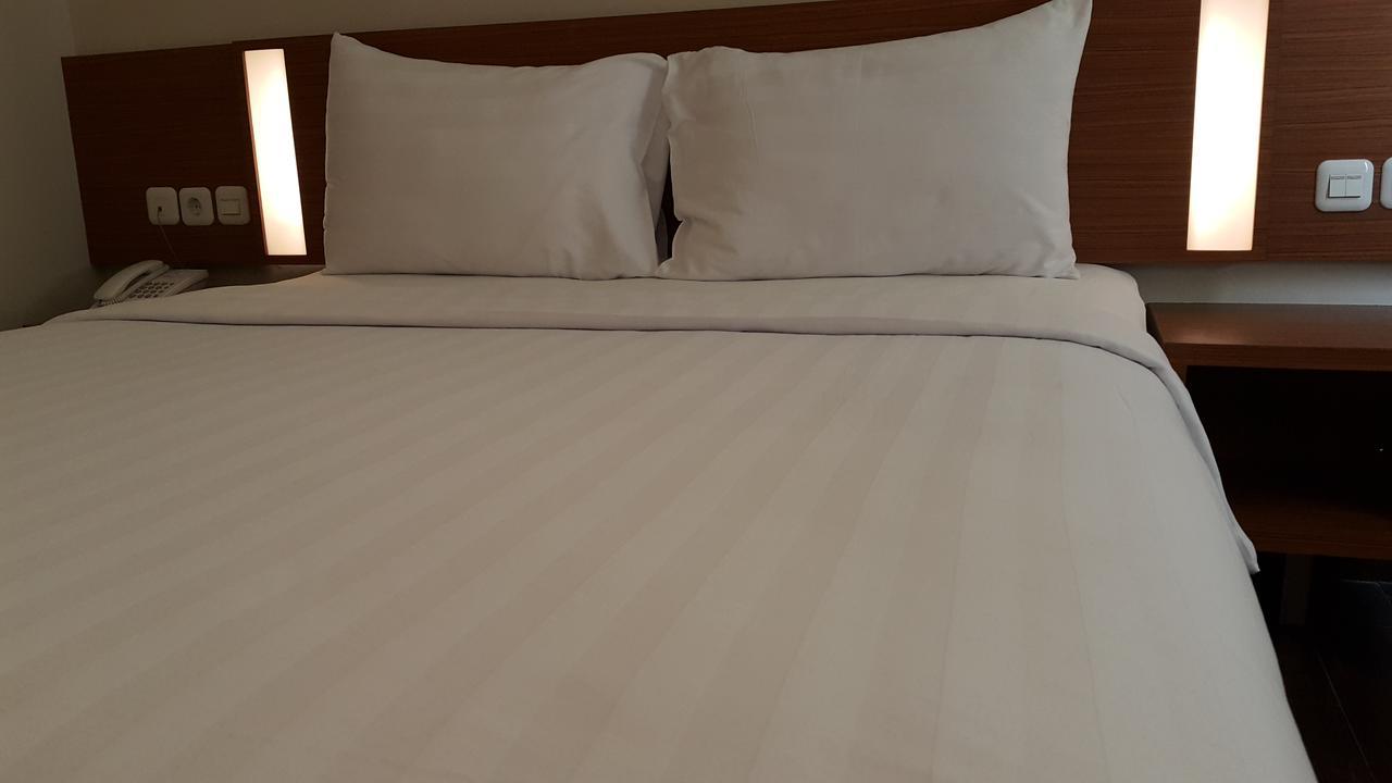 אמבון Biz Hotel City Center מראה חיצוני תמונה