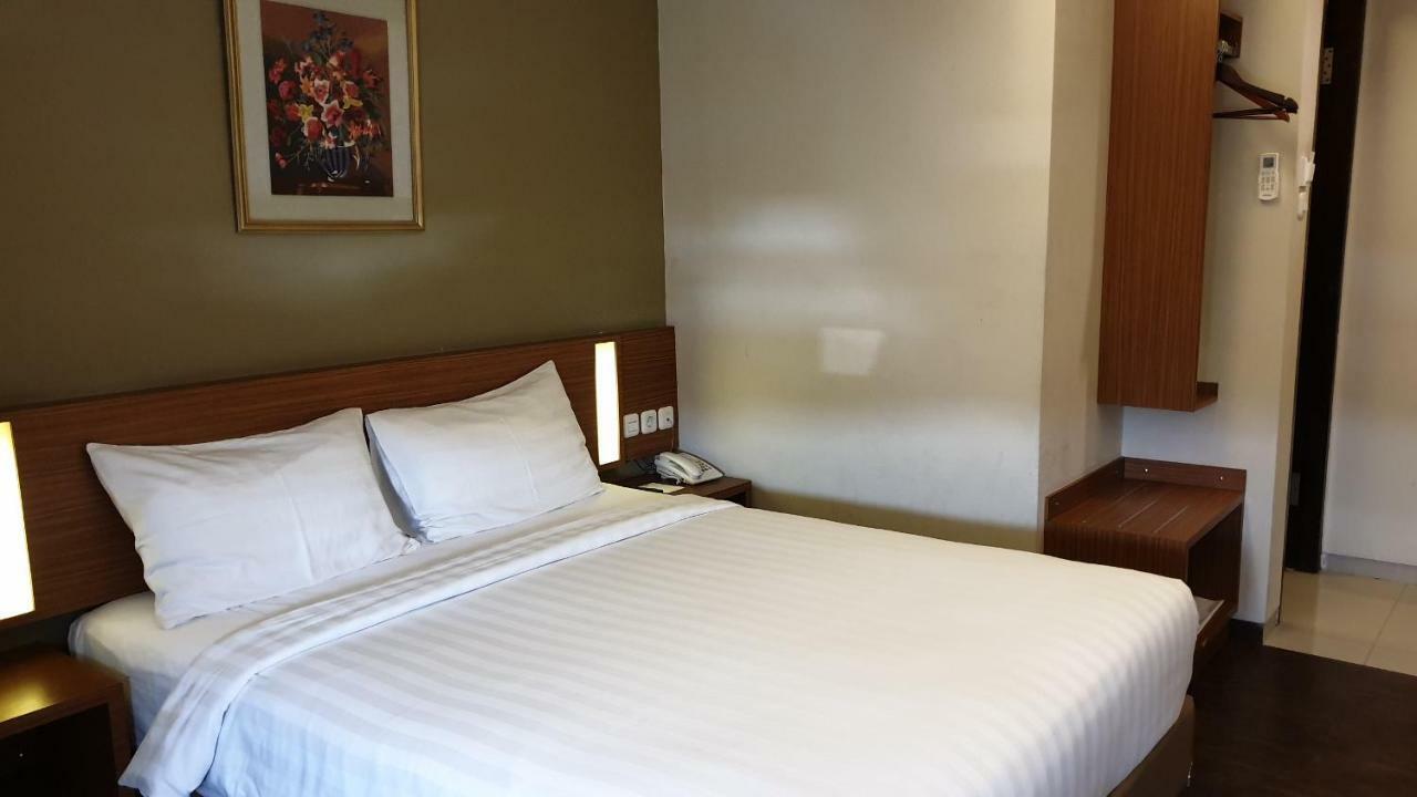 אמבון Biz Hotel City Center מראה חיצוני תמונה