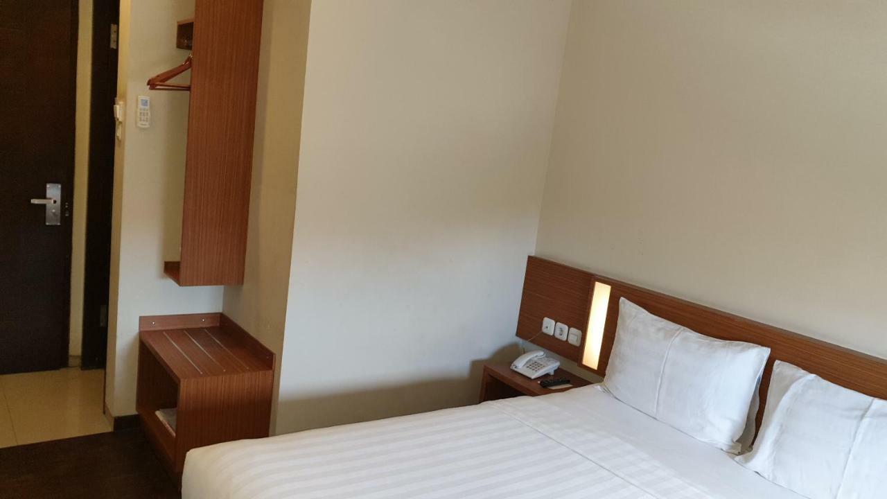 אמבון Biz Hotel City Center מראה חיצוני תמונה