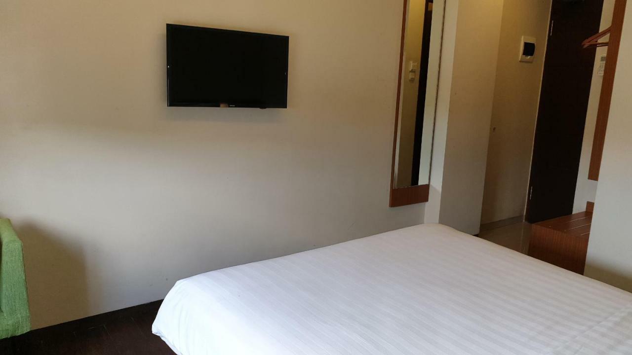 אמבון Biz Hotel City Center מראה חיצוני תמונה