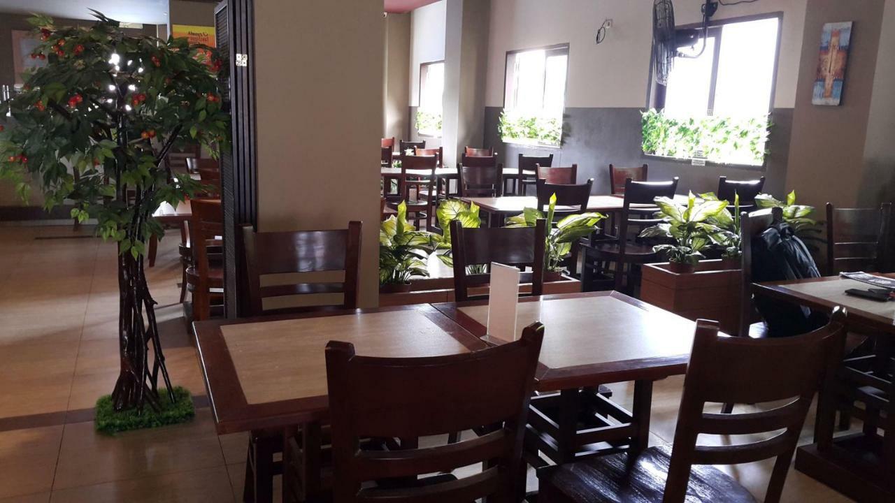 אמבון Biz Hotel City Center מראה חיצוני תמונה
