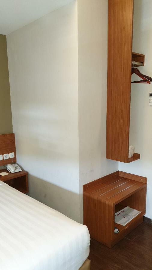 אמבון Biz Hotel City Center מראה חיצוני תמונה