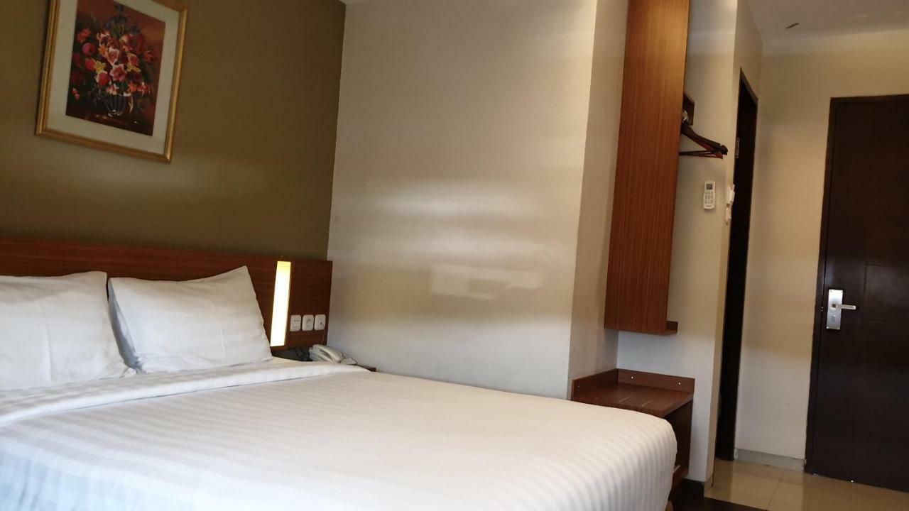 אמבון Biz Hotel City Center מראה חיצוני תמונה